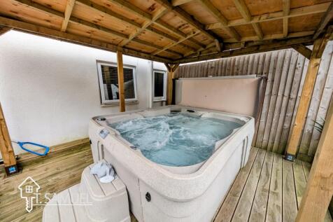 Hot tub