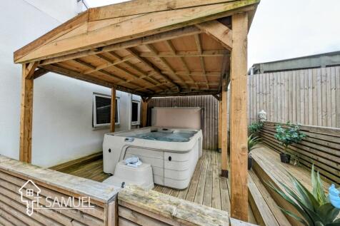 Hot tub