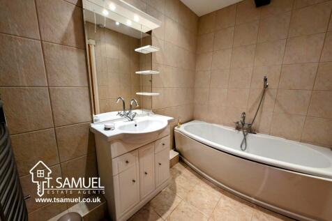 En-suite Bedroom 2