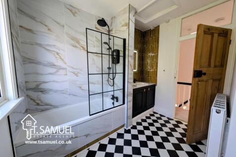 Upstairs bathroom