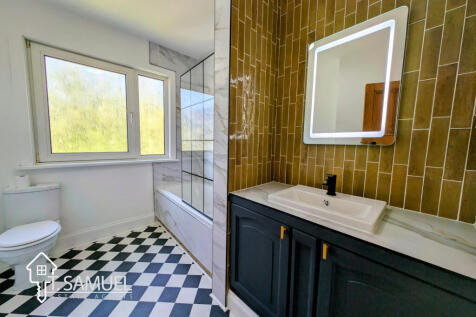 Upstairs bathroom