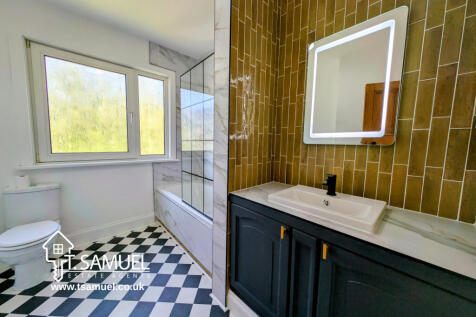 Upstairs bathroom