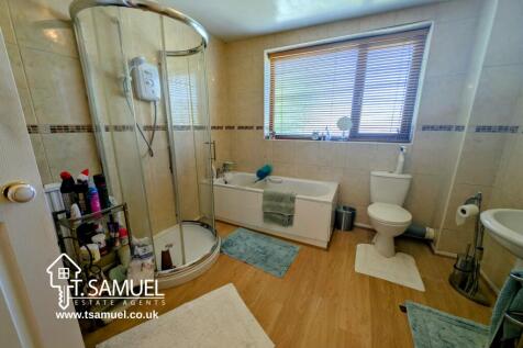 Upstairs bathroom