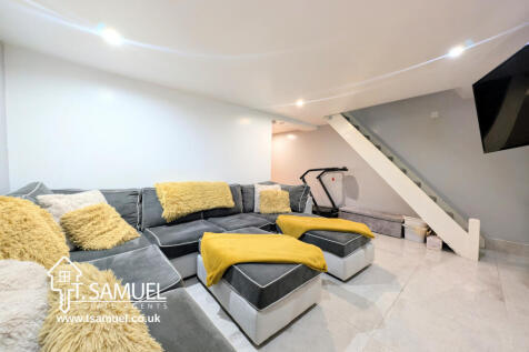 Basement Lounge