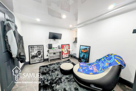 Studio/Bedroom 4