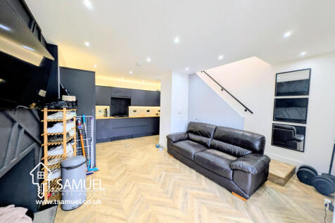 Kitchen / Dining / Family Room