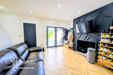 Kitchen / Dining / Family Room