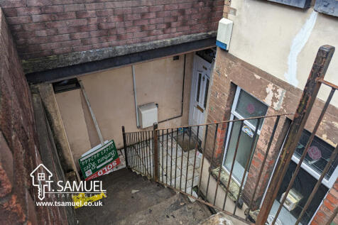 Exterior / Seperate Flat Entrance