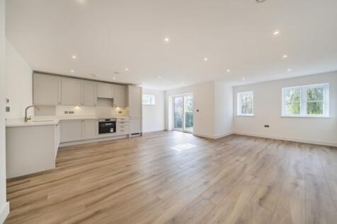 Reception/Kitchen