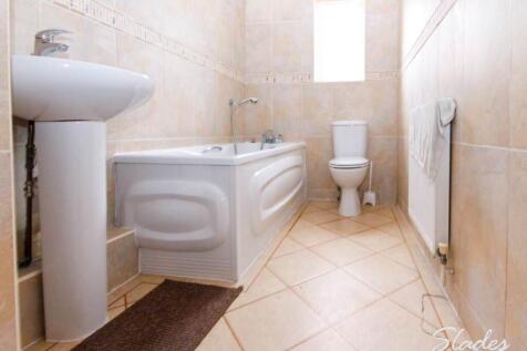 4 Woodside bathroom 