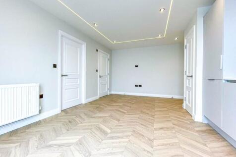 44 Bowmont Lounge 3-