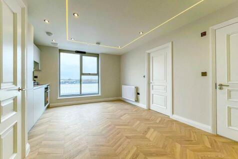 44 Bowmont Lounge 4-