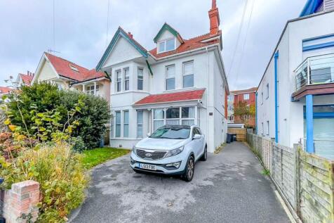 26 Stourcliffe front