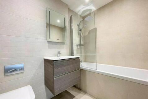 19 THE MONTAGU BATHR