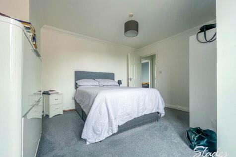 1064 master bed 2