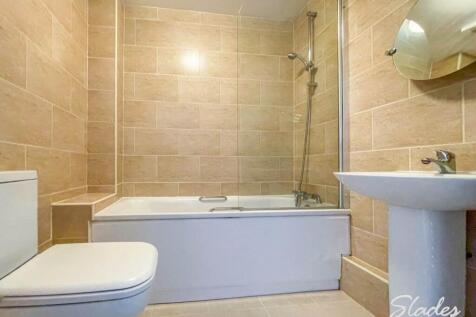 1 the mews bathroom 