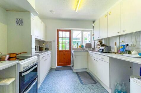 7 croft kitchen main