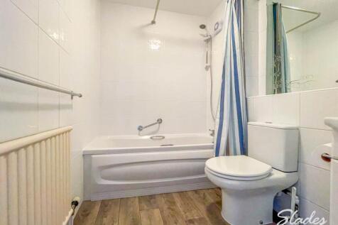 BATHROOM 2