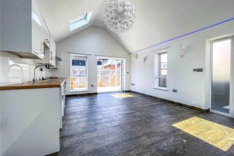 Kitchen Lounge