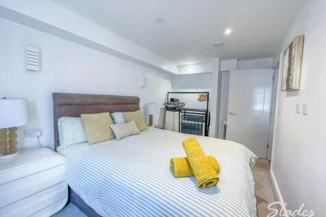 BEDROOM (2)