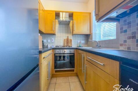 flat 2 woodside kitc