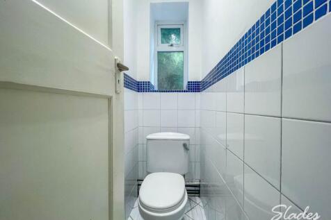 1 berkeley Toilet 