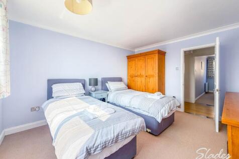 BEDROOM (2)