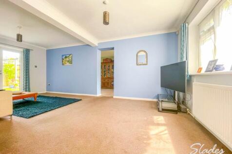 103 Meadway Lounge m