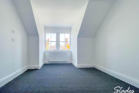 3 21 CHURCH BEDROOM 
