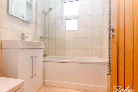 14a Lodge Road bathr