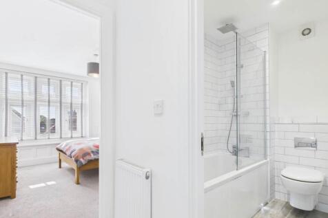 4 prince bathroom an