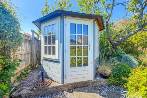 SUMMERHOUSE