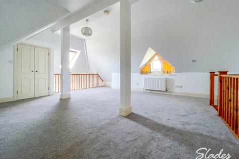 9 carlton master bed