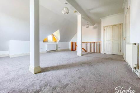 9 carlton master bed