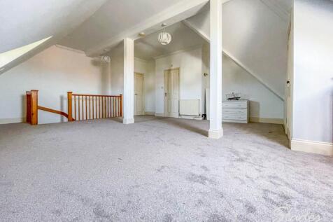9 carlton master bed