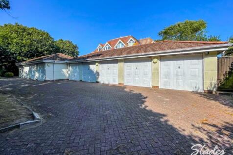 9 carlton garage 