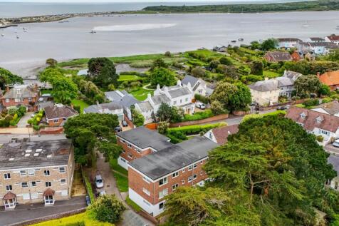 AERIAL CLOSE