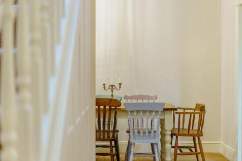 8483175-interior18