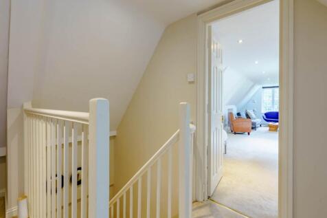 8483175-interior11