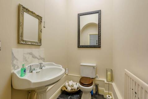 8483175-interior12