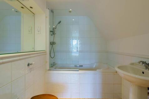 8483175-interior27