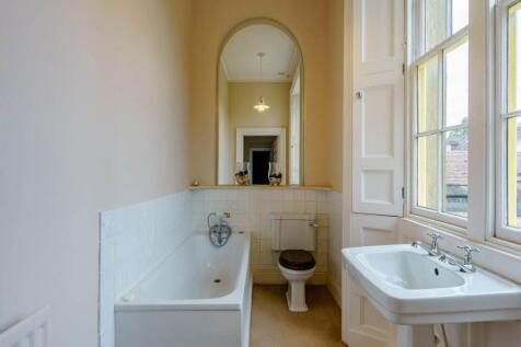 8483175-interior37