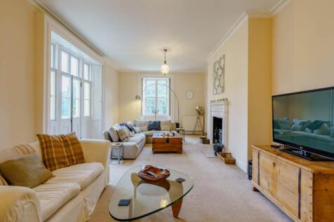 8483175-interior40