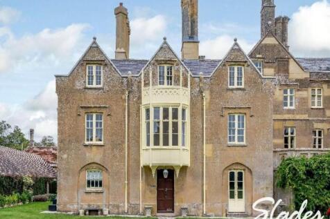 6 hURN COURT FRONT M