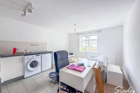 LOUNGE KITCHEN