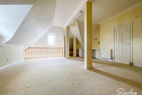 10 Carlton Dene mast