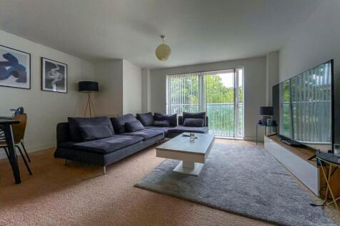 3 ellis lounge 1