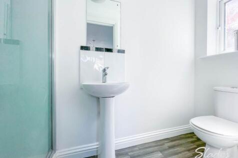 13 WOOD EN-SUITE 