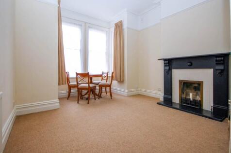 18 Morley Road Loung