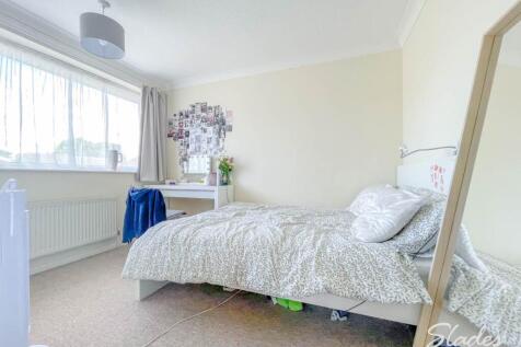 6 bronte master bed